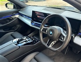 BMW 5 Series Image 6