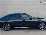 BMW 5 Series Image 3