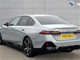 BMW 5 Series Image 2