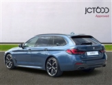 BMW 5 Series Image 3