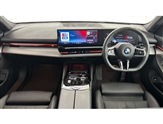 BMW 5 Series Image 4