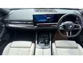 BMW 5 Series Image 4
