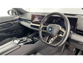 BMW 5 Series Image 6