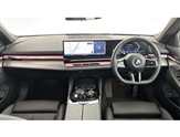 BMW 5 Series Image 4