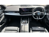 BMW 5 Series Image 4