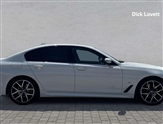 BMW 5 Series Image 3