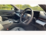 BMW 5 Series Image 6