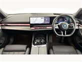 BMW 5 Series Image 4
