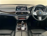 BMW 7 Series Image 4