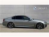 BMW 7 Series Image 3