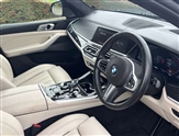 BMW X7 Image 6