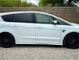 Ford S-Max Image 2