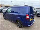 Ford Transit Courier Image 4