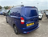 Ford Transit Courier Image 5
