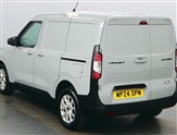 Ford Transit Courier Image 6