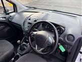 Ford Transit Courier Image 5