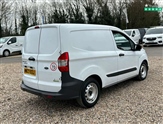 Ford Transit Courier Image 6