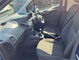 Ford Transit Courier Image 3