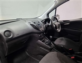 Ford Transit Courier Image 6