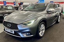 Infiniti Q30