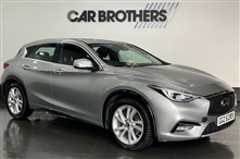 Infiniti Q30