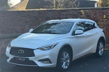 Infiniti Q30