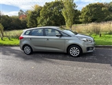 Used Kia Carens