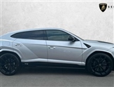 Lamborghini Urus Image 2