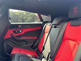 Lamborghini Urus Image 6