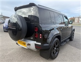 Land Rover Defender Image 2
