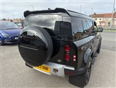 Land Rover Defender Image 5