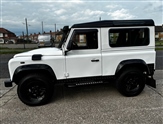 Land Rover Defender Image 3