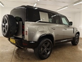 Land Rover Defender Image 4