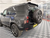 Land Rover Defender Image 6