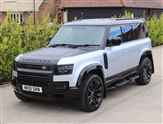 Land Rover Defender Image 5