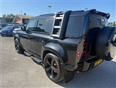 Land Rover Defender Image 4