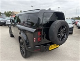 Land Rover Defender Image 5