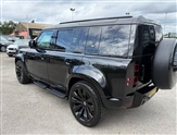 Land Rover Defender Image 4