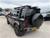 Land Rover Defender Image 5