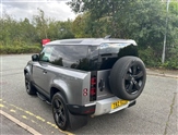 Land Rover Defender Image 6