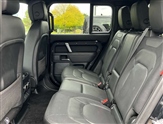 Land Rover Defender Image 4