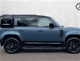 Land Rover Defender Image 5