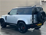 Land Rover Defender Image 5
