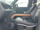 Land Rover Defender Image 3