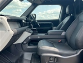 Land Rover Defender Image 3