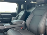 Land Rover Defender Image 4