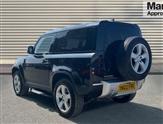 Land Rover Defender Image 3