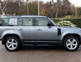 Land Rover Defender Image 5