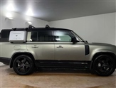 Land Rover Defender Image 5