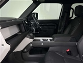 Land Rover Defender Image 3